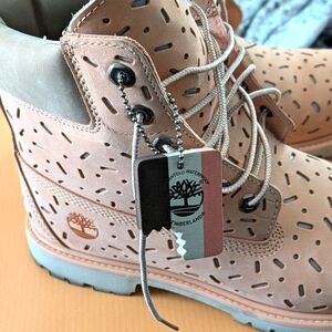 Neapolitan limited edition, timberlands.